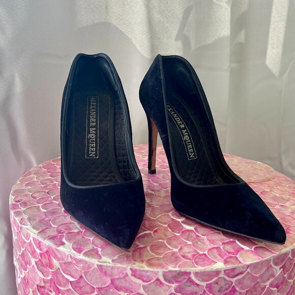 Alexander McQueen - Black Velvet Pumps, Size EU 36 = US 6 - Picture 1 of 5